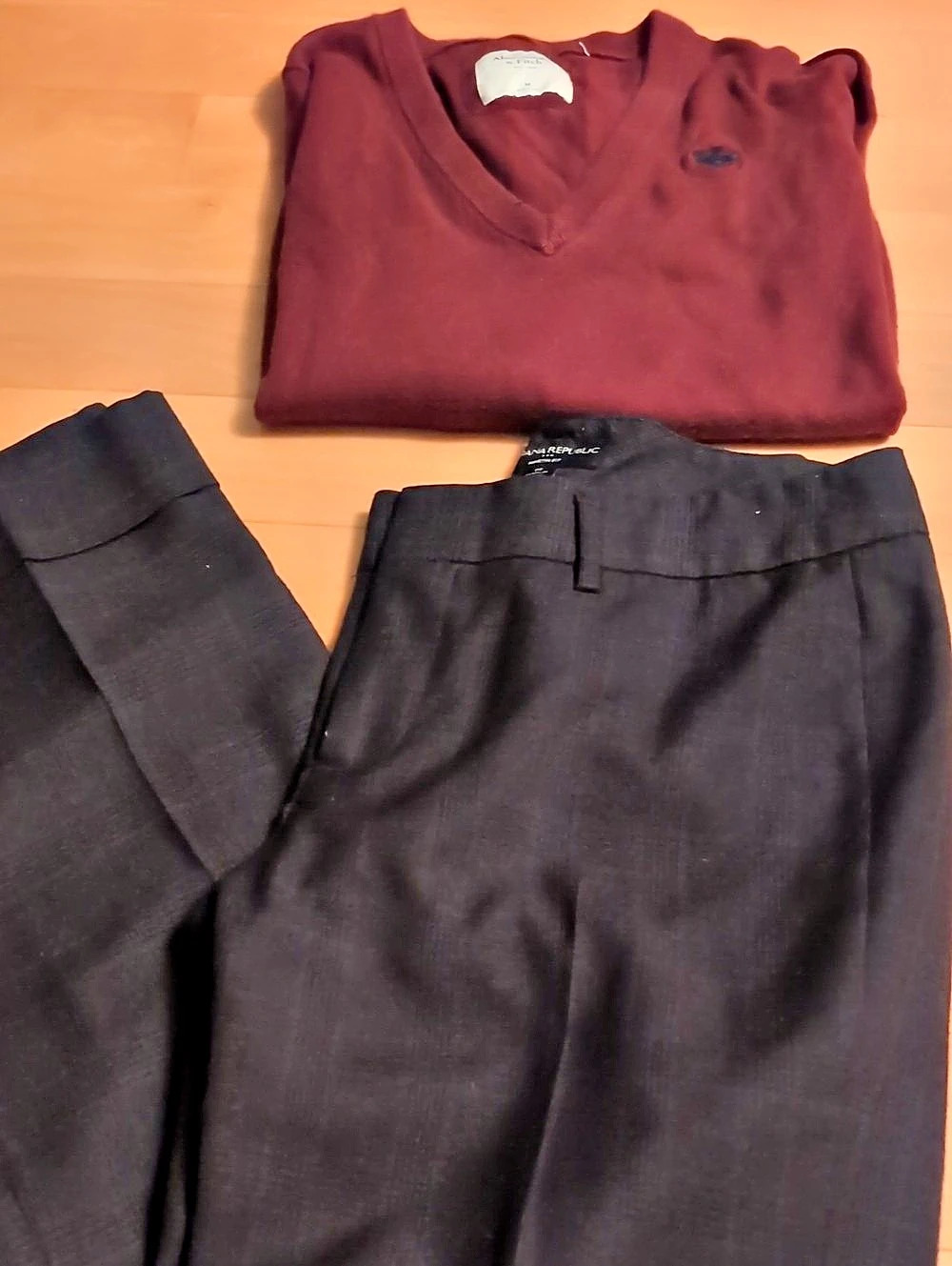Bundle Of Abercrombie & Fitch V-Neck Sweater Size And banana Republic Pants